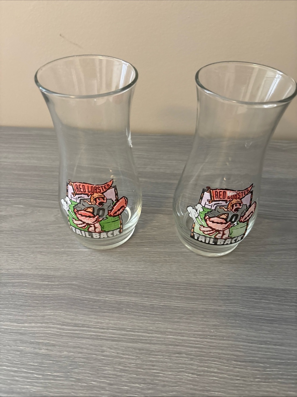2 VINTAGE Red Lobster Restaurant 7" HURRICANE GLASS TAIL BACK Tumbler Glass Cups
